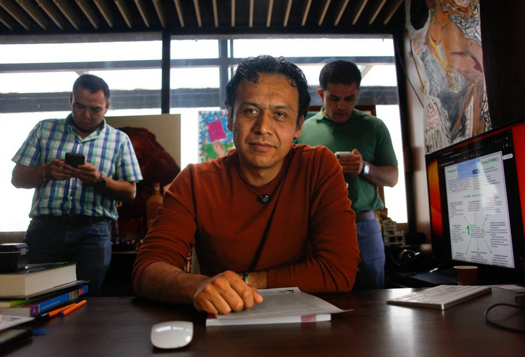 Cuestionan continuidad de políticas educativas tras presunta salida de Marx Arriaga de la SEP